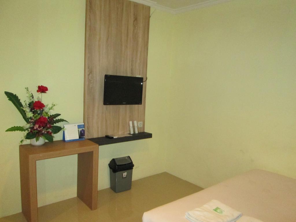 Green Leaf Inn Pontianak Room photo